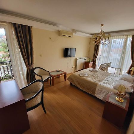 Sunny Hill Apartments & Aqua Park Vrnjačka Banja Buitenkant foto
