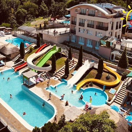 Sunny Hill Apartments & Aqua Park Vrnjačka Banja Buitenkant foto