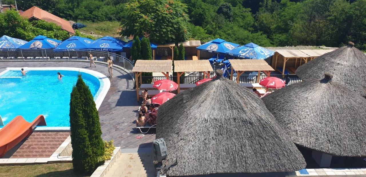 Sunny Hill Apartments & Aqua Park Vrnjačka Banja Buitenkant foto