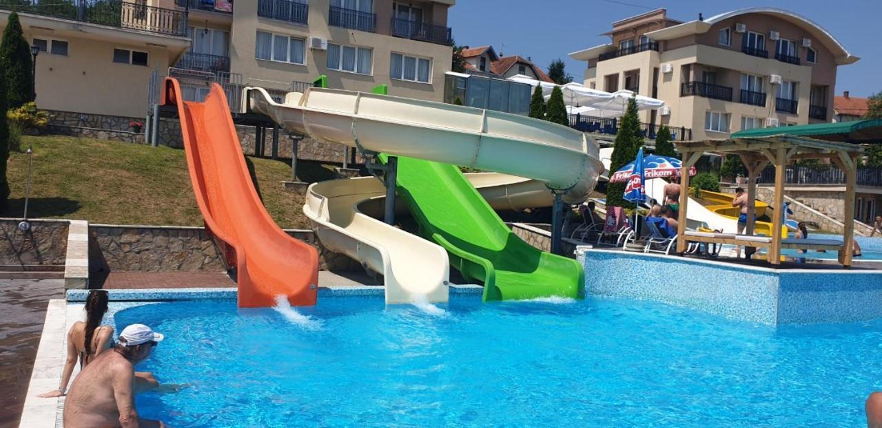 Sunny Hill Apartments & Aqua Park Vrnjačka Banja Buitenkant foto