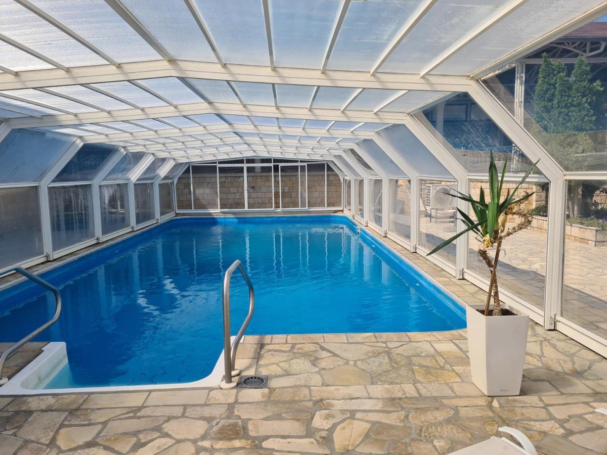 Sunny Hill Apartments & Aqua Park Vrnjačka Banja Buitenkant foto