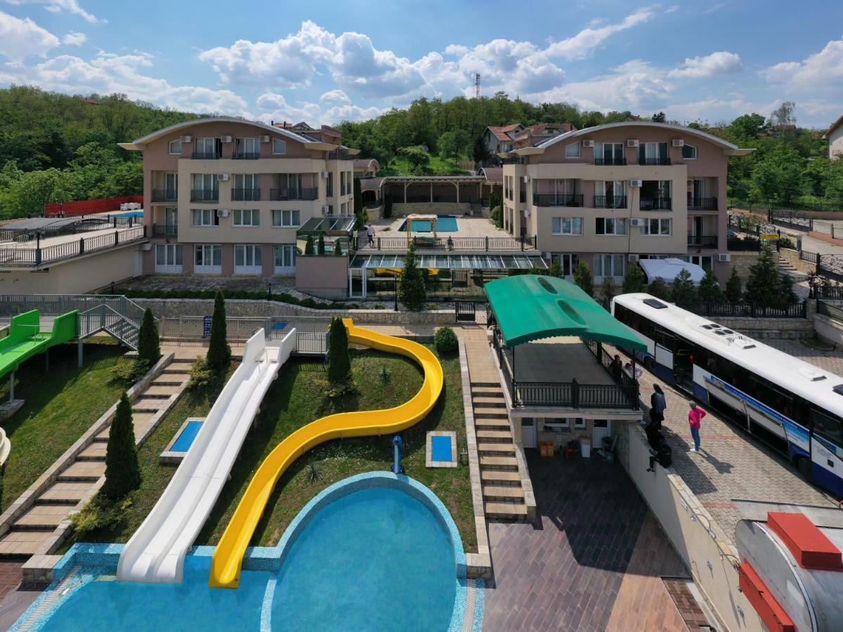 Sunny Hill Apartments & Aqua Park Vrnjačka Banja Buitenkant foto